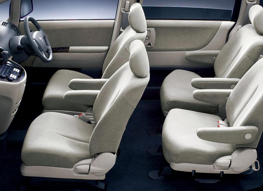  Nissan Presage 2003 года  (фото 3 из 3)